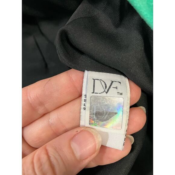 Dione von Furstenburg Suede Mini Skirt Green Size 4 'Jay' - Picture 9 of 10